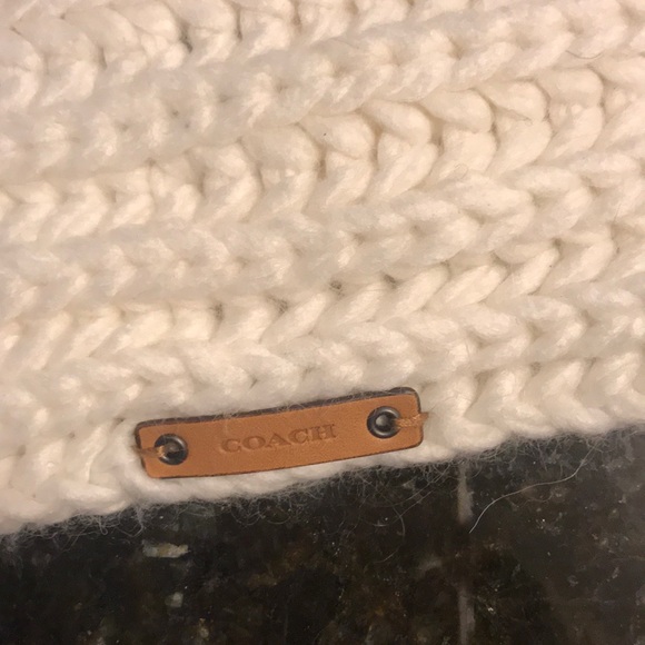 Coach Winter Headwrap - Picture 2 of 4